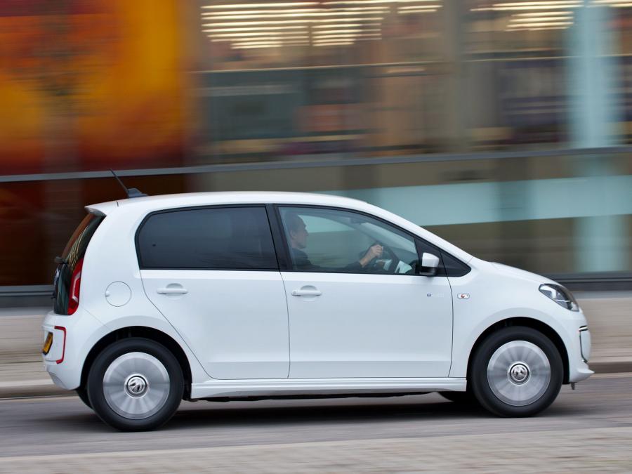  Volkswagen e-up! 2013 года  (UK) (фото 2 из 19)